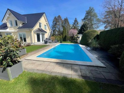 Attraktives 4-Zimmer-Einfamilienhaus mit Pool, gehobene Innenausstattung in Oranienburg