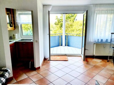 Ab 1.7.25 oder später, gepflegte möblierte 2,5-Raum-Wohnung mit gehobener Innenausstattung mit EBK