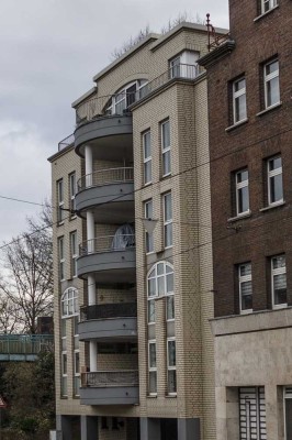 Geschmackvolle, gepflegte 2-Zimmer-Wohnung mit Balkon und Einbauküche in Mülheim an der Ruhr