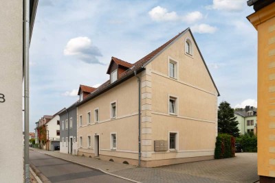 Ihre neue Mansardenwohnung mit Tageslichtbad und Balkon.