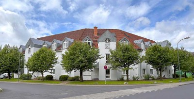 Moderne Eleganz: Hochwertige renovierte Erdgeschoßwohnung mit 3 Räumen u. sonniger Terrasse in Fulda