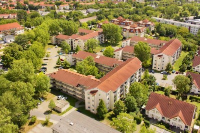 Fliegerstädtchen I schöne 2-Zimmer-Wohnung mit Balkon, Laminat und Duschbad in gepflegter Anlage