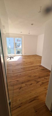 stilvolle 2-Zimmer-Wohnung mit Einbauküche und Balkon in Augsburg