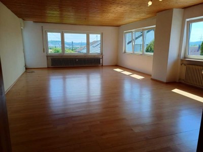 Von Privat: Helle 3,5 -Zimmer Wohnung mit Balkon in Leonberg/Gebersheim