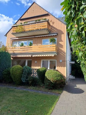 Geschmackvolle, modernisierte 3-Zimmer-Erdgeschosswohnung mit Einbauküche in Köln-Weiden