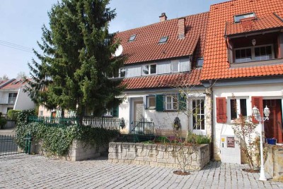 2,5 Zimmer Terrassenwohnung mit Garten, Glasfaserinternet und EBK in Möhringen Mitte