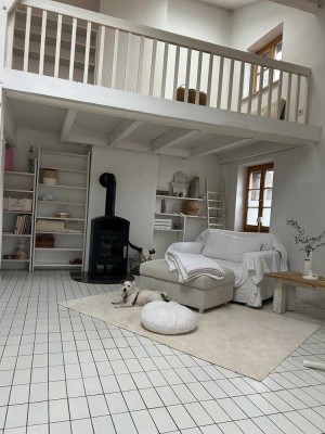 Geräumige, sanierte 3-Raum-Loft-Wohnung mit gehobener Innenausstattung mit Balkon in Grassau