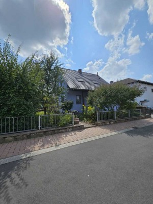 Idyllisches, saniertes Einfamilienhaus mit großem Garten und Nebengebäude in Osthofen zu verkaufen
