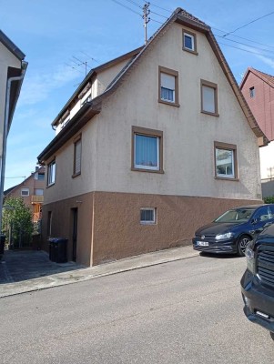Preiswertes 8-Raum-Haus in Nürtingen - Neckarhausen