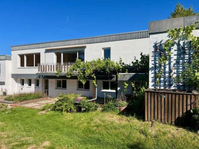 Großes Familienhaus mit riesigem Garten in Südlage