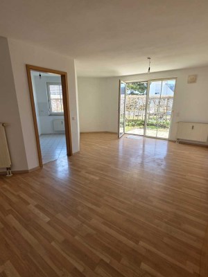 Vollständig renovierte 2-Zi.-EG-Wohnung mit Terrasse u. Garten in 82362 Weilheim, Nähe Dietlhofersee