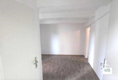 90 m2 helle 3 Zimmer Wohnung mit Küche - Ermsleben