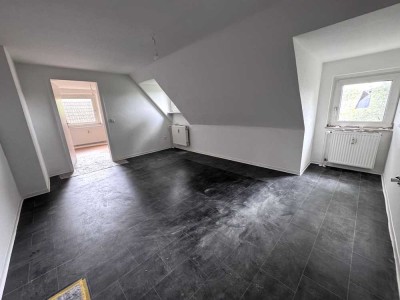 sanierte 2-Zimmerwohnung unter dem Dach!