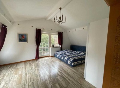 Stilvolle 2-Raum-Penthouse-Wohnung im Kurort Calmbach