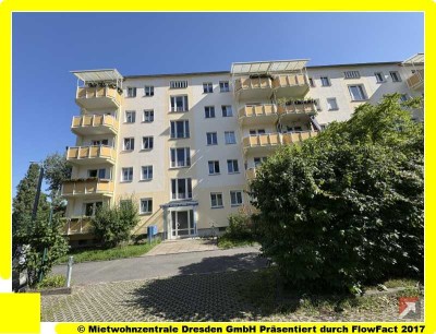 2 Zimmer mit Balkon und Badewanne in Dobritz!