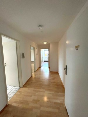 3,5 Zi.-Whg. * Nähe Westpark * direkt an U-Hst. Holzapfelkreuth U6