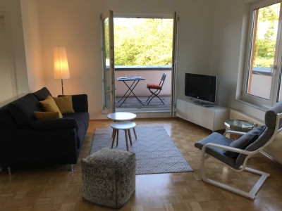 Moderne lichtdurchflutete 1 Zimmer Dachgeschosswohnung mit Terrasse