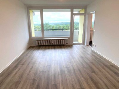 * XL Wohnzimmer + große Küche = toller Schnitt  * Hochhaus in grüner Waldlage * FISCHERRÜCK *