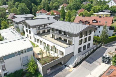 Neuwertige 3-Raum-Terrassenwohnung mit Balkon und Einbauküche in Starnberg