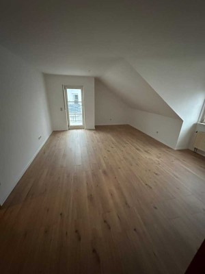 Stilvolle, modernisierte 2-Zimmer-Wohnung mit Balkon in Schifferstadt Sofort Frei !