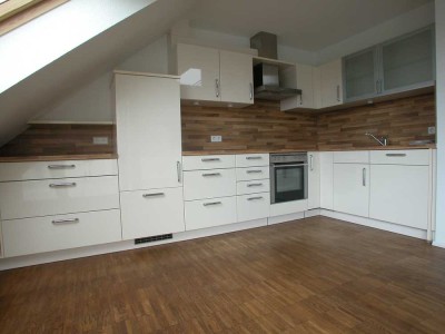 Tamm: DG-Maisonette in Randlage