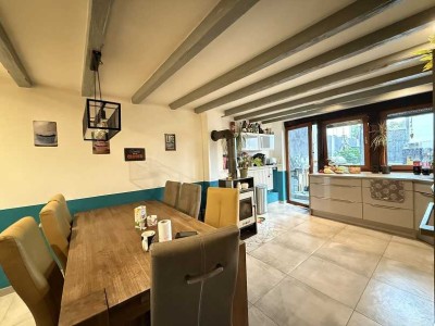 Ein Ort zum Ankommen: Liebevoll saniertes Haus mit Atmospäre!!!