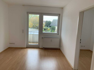 Sonnige schöne renovierte 2-Zimmer-Wohnung mit Balkon in Wiesbaden-Erbenheim
