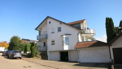 Gepflegte 2,5-Zimmer-Eigentumswohnung mit Balkon in Ebersbach an der Fils. BJ 1995, kein Makler