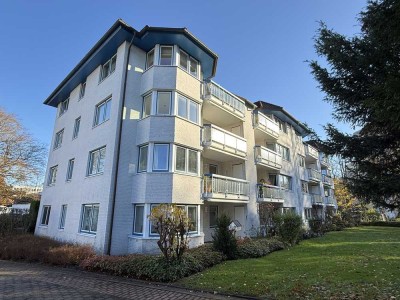 Helle und große 2 Zimmer-Wohnung mit Loggia in Zentrumsnähe