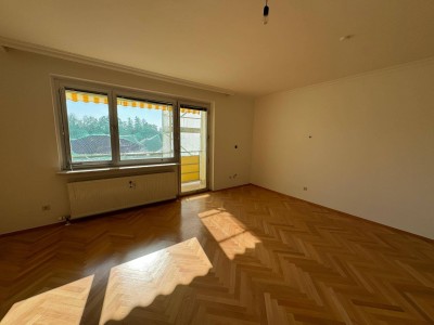 Wunderschöne Wohnung in bester Lage mit traumhaften Ausblicken über die Stadt nach Süden und Westen, Preis: 450.000 EUR als Verhandlungsbasis.