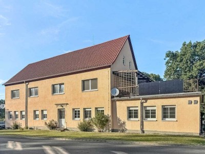 Charmantes Mehrfamilienhaus-Ensemble mit 4 Wohneinheiten in Neukirchen
