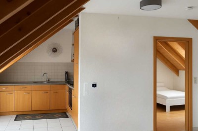 Modernisierte 2-Zimmer Dachgeschosswohnung mit Tiefgaragenstellplatz im Zentrum von Crailsheim