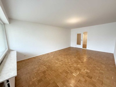 � ☀️  renovierte 2 Zimmer DG-Wohnung am idyllischen Johannesberg mit Süd/West Balkon und Stellplatz