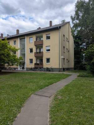 3-Zimmer-Wohnung mit gehobener Innenausstattung mit Balkon und Einbauküche in Karlsruhe