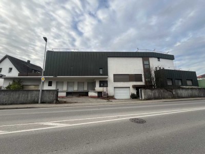 GROßES WOHN- UND GESCHÄFTSHAUS MIT GARAGEN IN VAIHINGEN ENZ