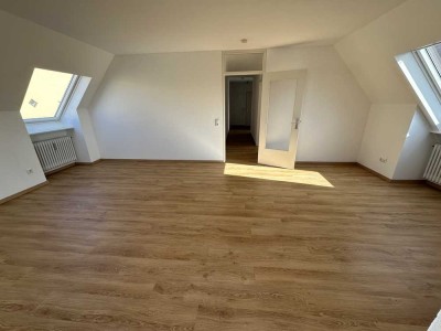 Schöne, großzügige 2-Zimmer-Wohnung in Augsburg