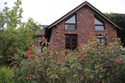 Imposanter Gebäudekomplex (Landhaus) in perfekter Lage in Mettmann mit dem Baugrundstück