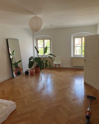 Charmante 3-Zimmer-Altbauwohnung mit Blick über die Dächer der Ingolstädter Altstadt