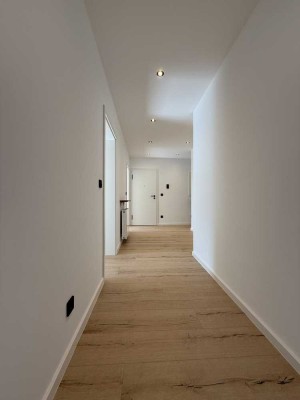 Erstbezug nach Sanierung mit Balkon und EBK: Exklusive 3-Zimmer-Wohnung mit geh. Innenausstattung