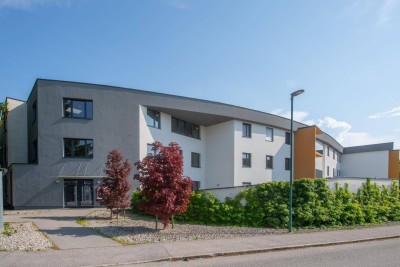 Hochwertige 4-Zimmer-Wohnung inkl. DAN-Küche, 44 m² Terrasse/Garten und zwei Tiefgaragenstellplätzen in ruhiger Lage!