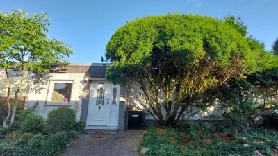 Bungalow mit Charme und Entwicklungspotenzial – begehrte Wohnlage !