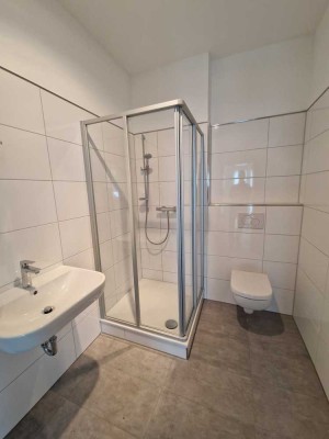 Erstbezug nach Komplettsanierung, sonniges Apartment