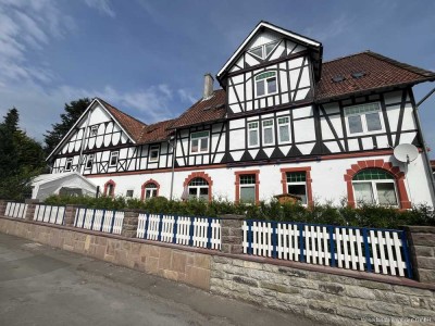 Mehrgenerationenhaus mit Nebengebäuden