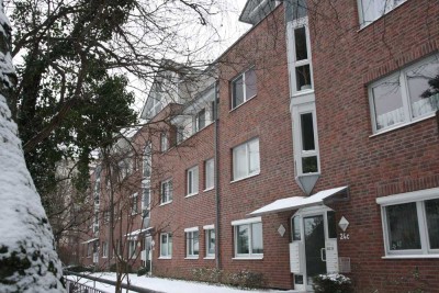 Hannover-List: Gepflegte Wohnung mit drei Zimmern, Balkon und EBK