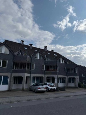 2 Zimmerwohnung in zentraler Lage mit Balkon und Parkplatz