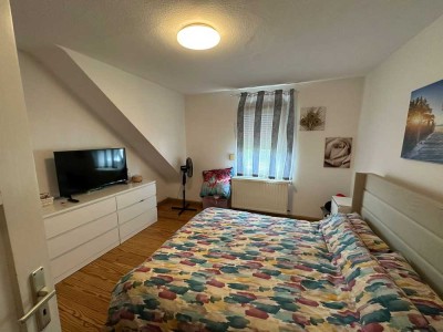 Schöne 3 ZKB-Dachgeschosswohnung mit Garten!