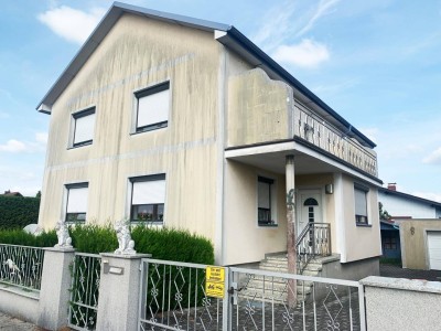 Geräumiges Miethaus , auch für zwei Familien geeignet.