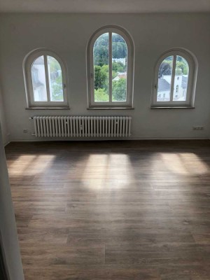 2 - Zimmerwohnung mit Einbauküche in aparter Stadtvilla