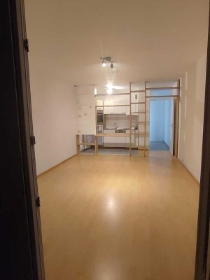 Hochwertige, renovierte 1-Raum-Single - Wohnung mit Balkon und EBK in Freiburg i. Brsg.