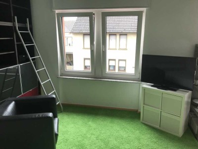 von Privat- Top Modern im Altbau- Wohnen auf Zeit !